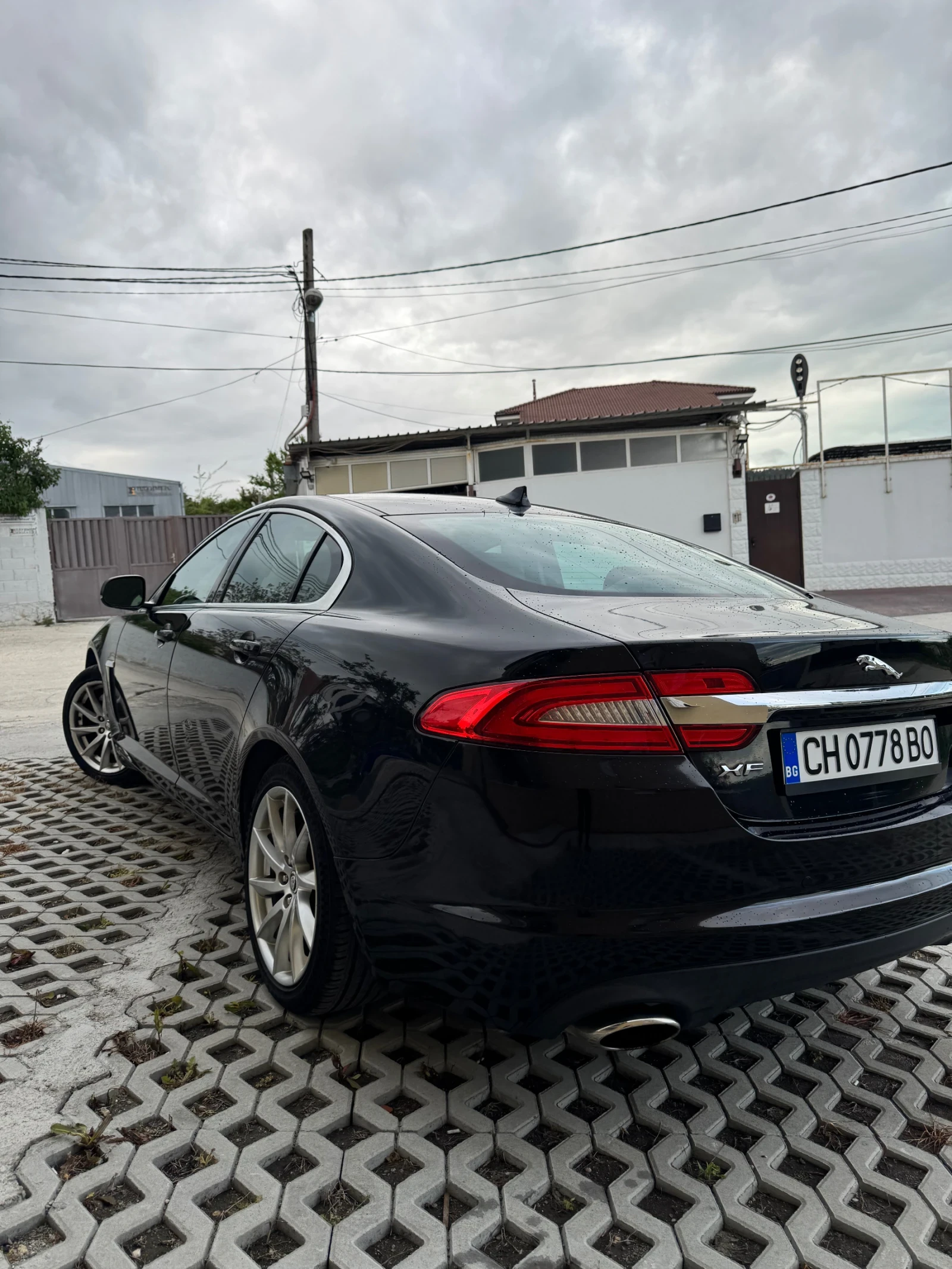 Jaguar Xf 2.0T, снимка 5 - Автомобили и джипове - 54477275