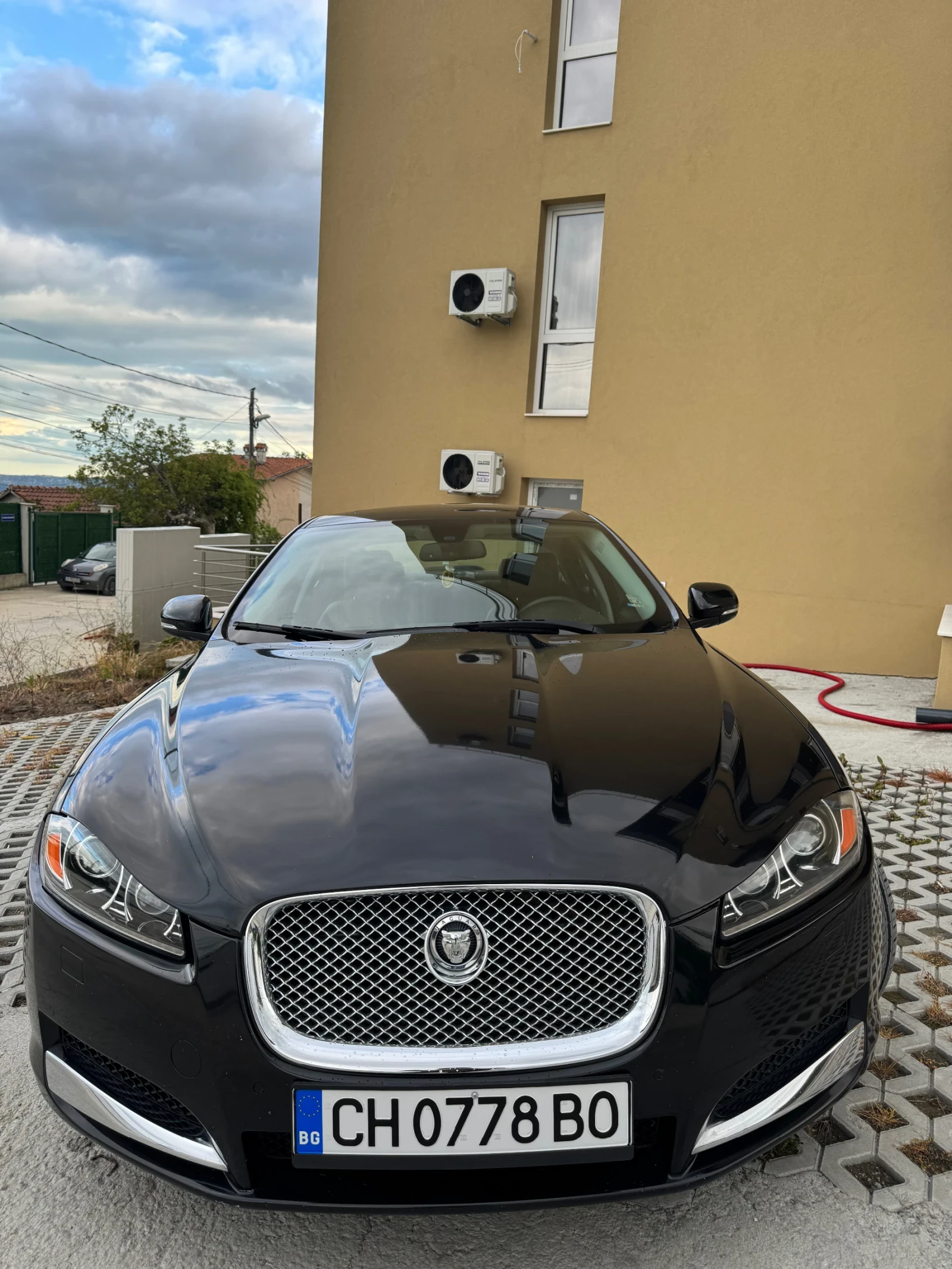 Jaguar Xf 2.0T, снимка 2 - Автомобили и джипове - 54477275