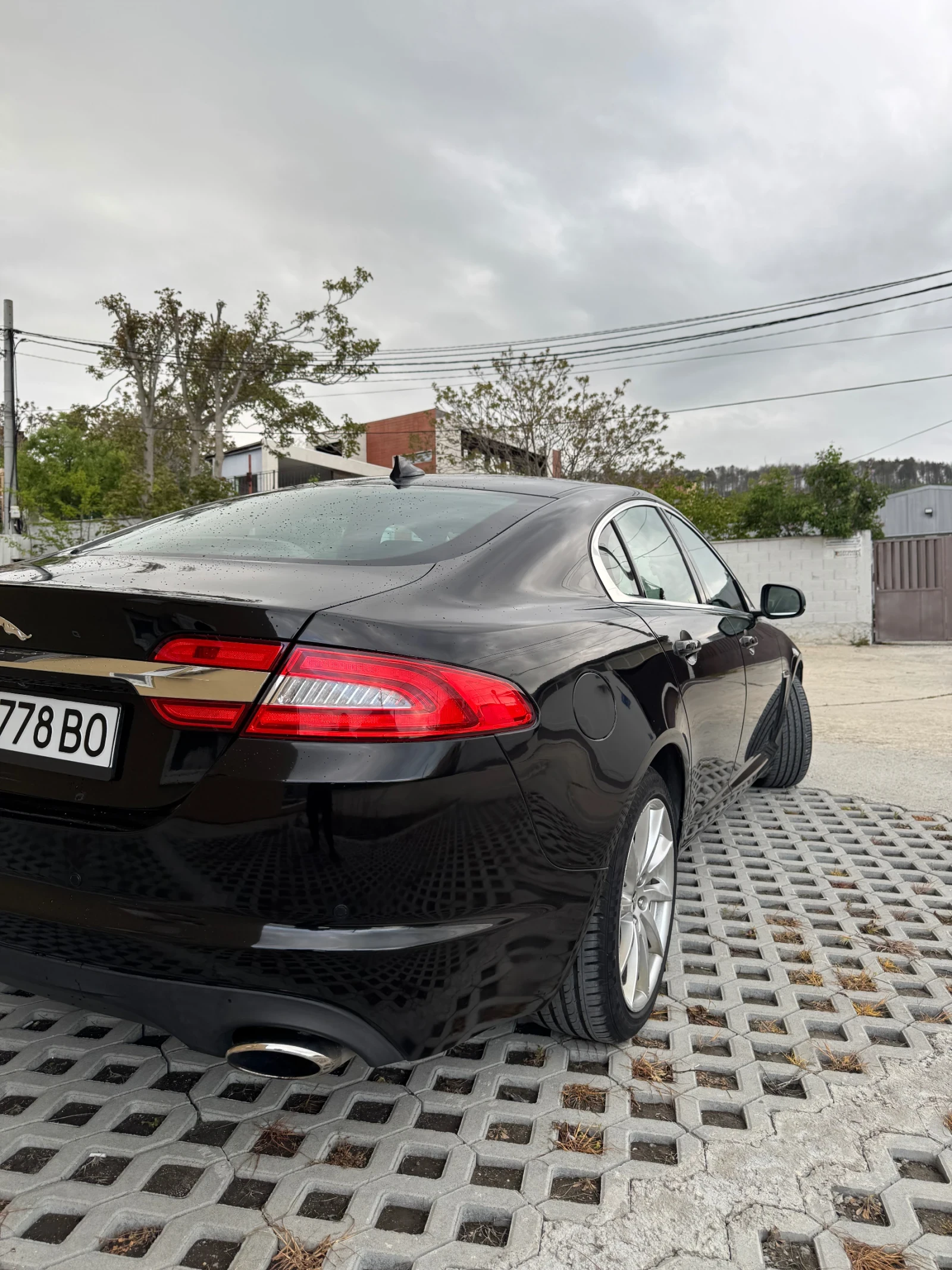 Jaguar Xf 2.0T, снимка 7 - Автомобили и джипове - 54477275