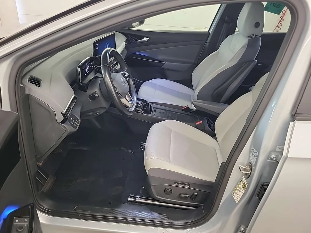 VW ID.4 PRO /CARFA/Кожа/Панорама/Подгрев/ 4х4/2 ключа, снимка 7 - Автомобили и джипове - 53741123