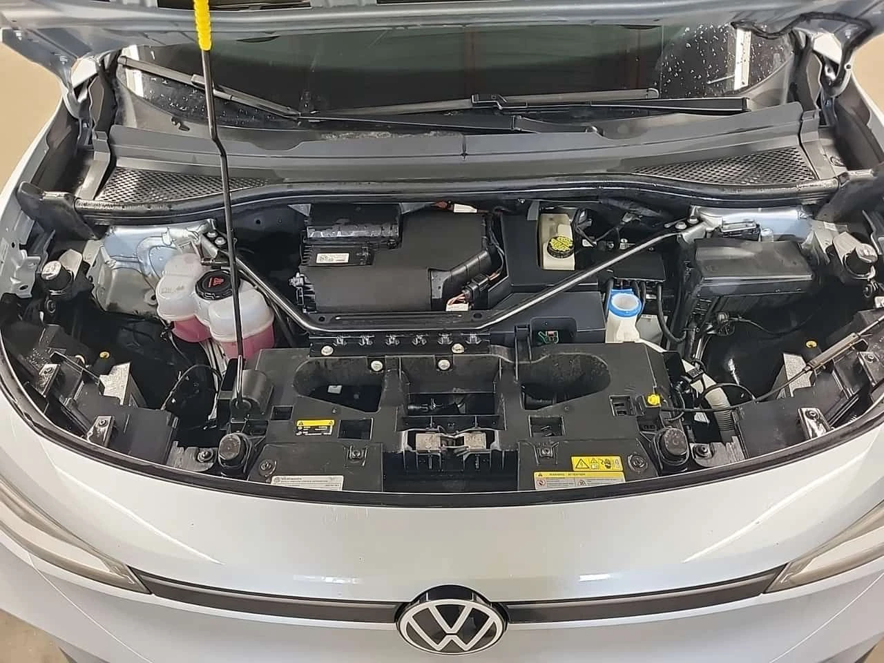 VW ID.4 PRO /CARFA/Кожа/Панорама/Подгрев/ 4х4/2 ключа, снимка 17 - Автомобили и джипове - 53741123