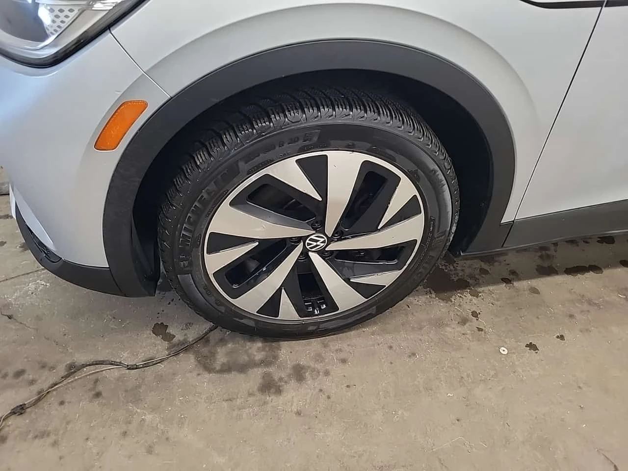 VW ID.4 PRO /CARFA/Кожа/Панорама/Подгрев/ 4х4/2 ключа, снимка 6 - Автомобили и джипове - 53741123