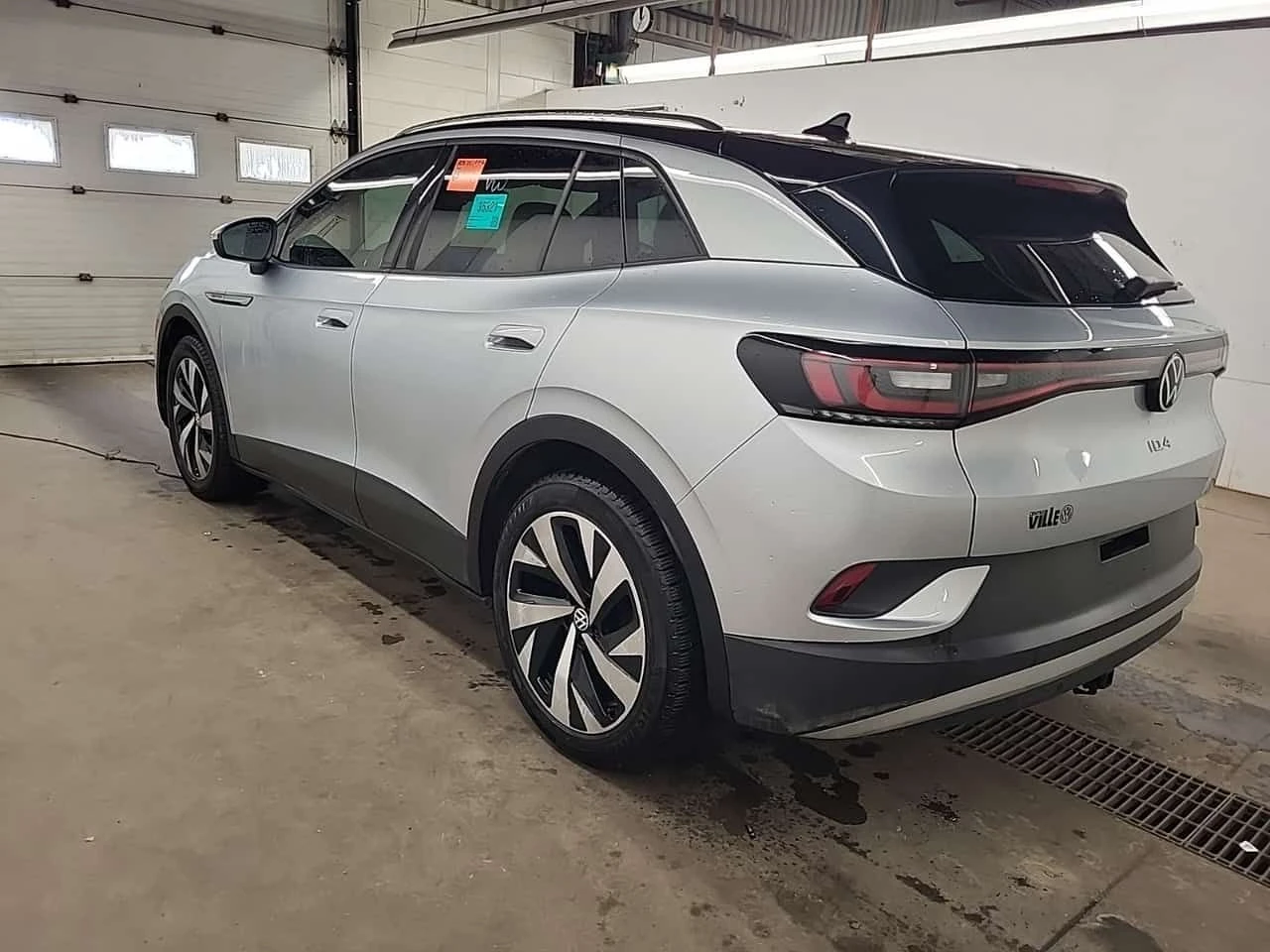 VW ID.4 PRO /CARFA/Кожа/Панорама/Подгрев/ 4х4/2 ключа, снимка 5 - Автомобили и джипове - 53741123