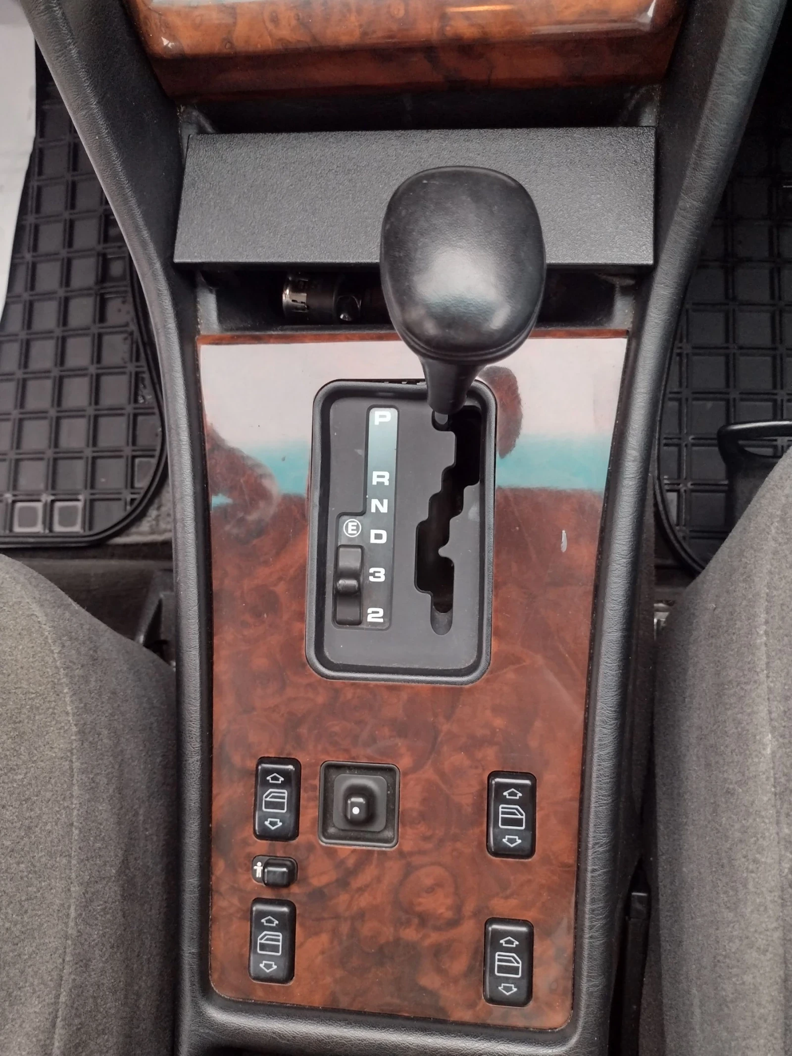 Mercedes-Benz 300, снимка 7 - Автомобили и джипове - 53914878