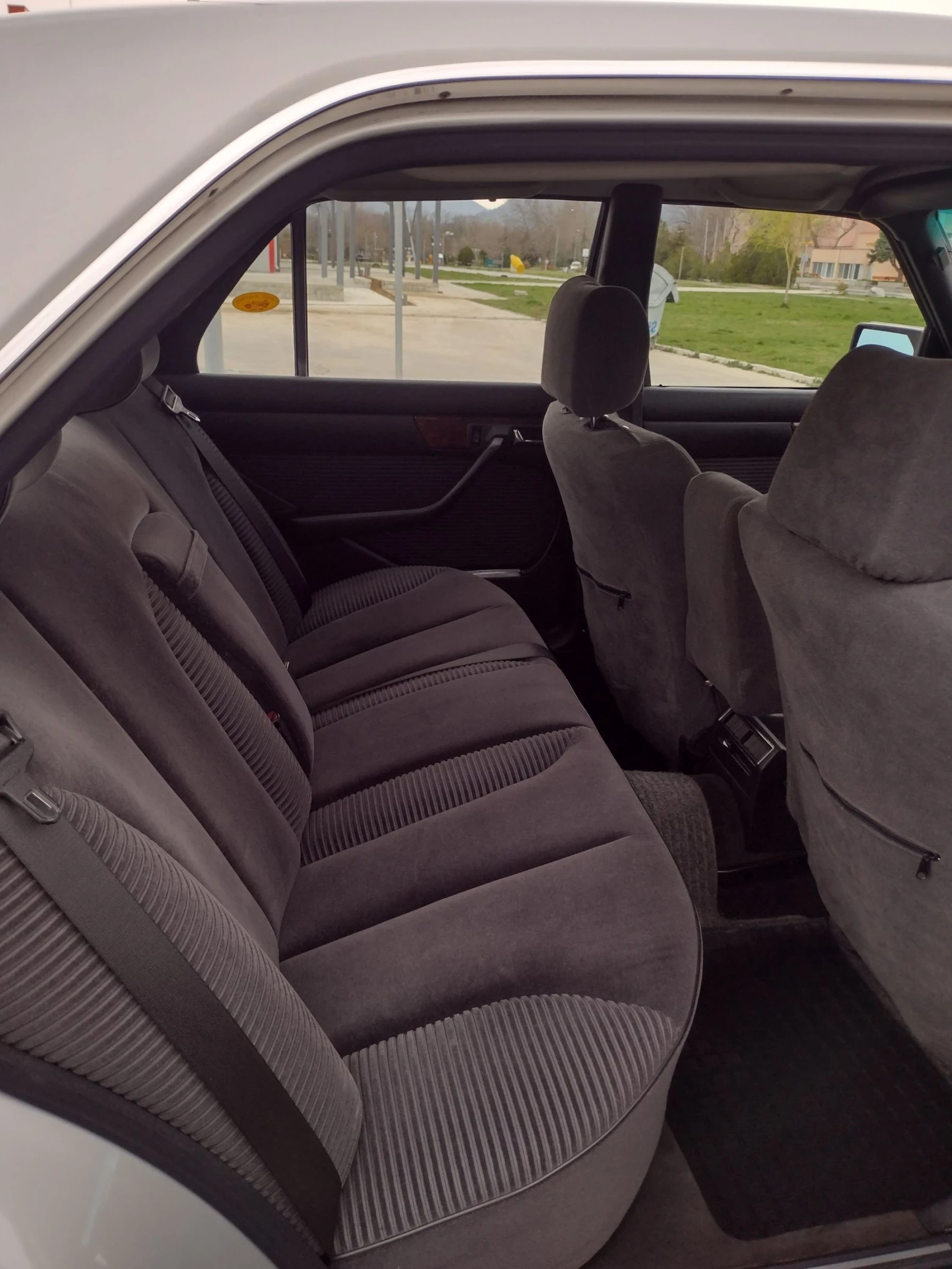 Mercedes-Benz 300, снимка 10 - Автомобили и джипове - 53914878