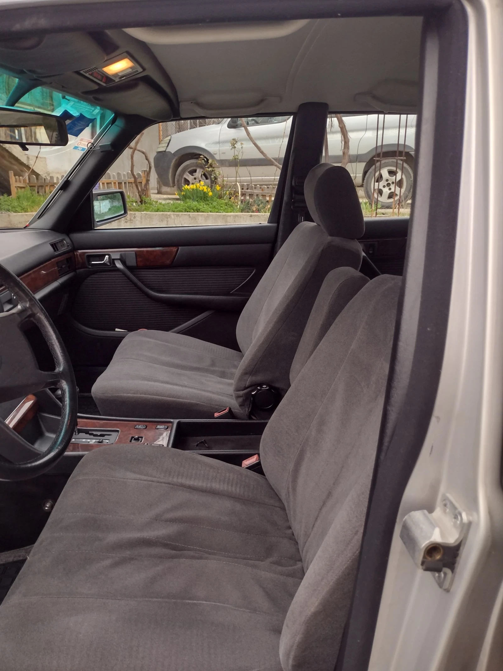 Mercedes-Benz 300, снимка 11 - Автомобили и джипове - 53914878