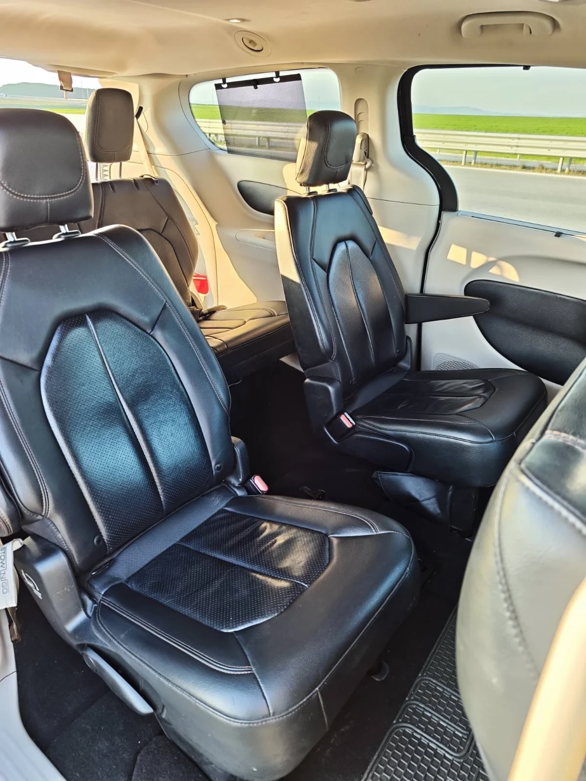 Chrysler Pacifica 2020, снимка 11 - Автомобили и джипове - 53978710