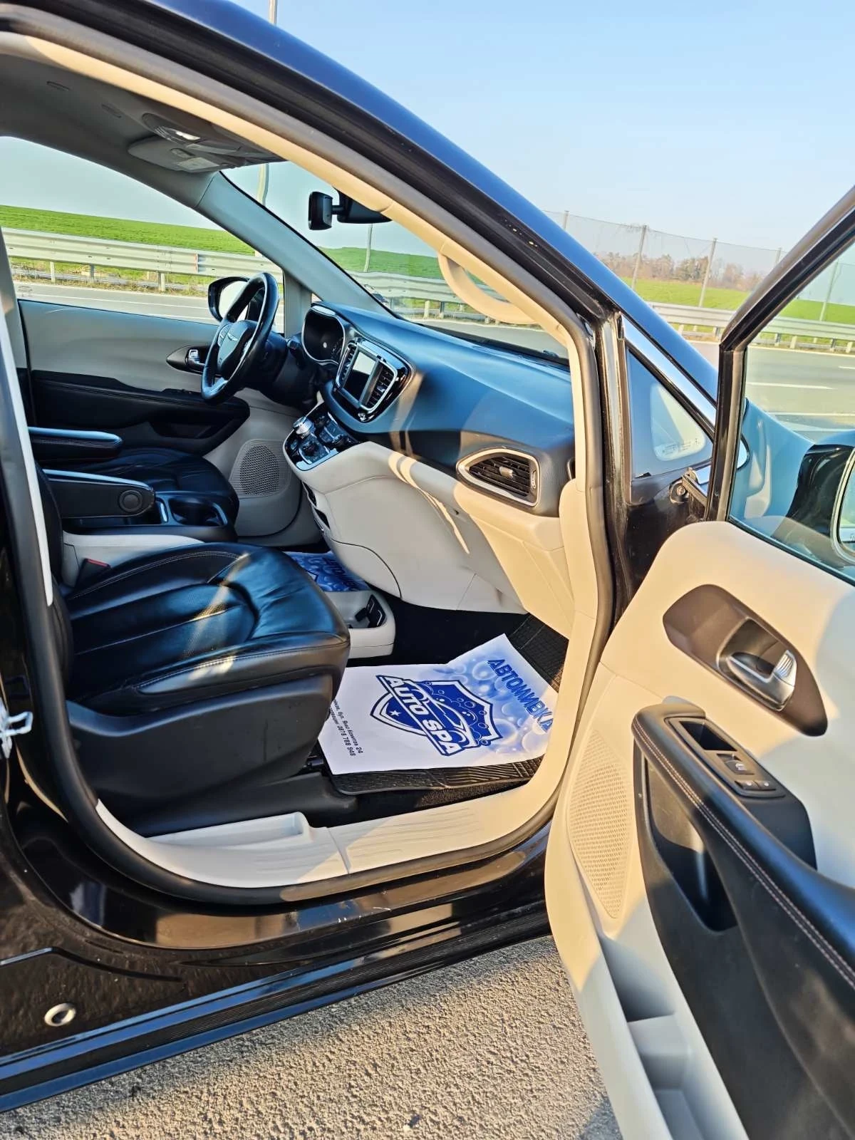 Chrysler Pacifica 2020, снимка 14 - Автомобили и джипове - 53978710