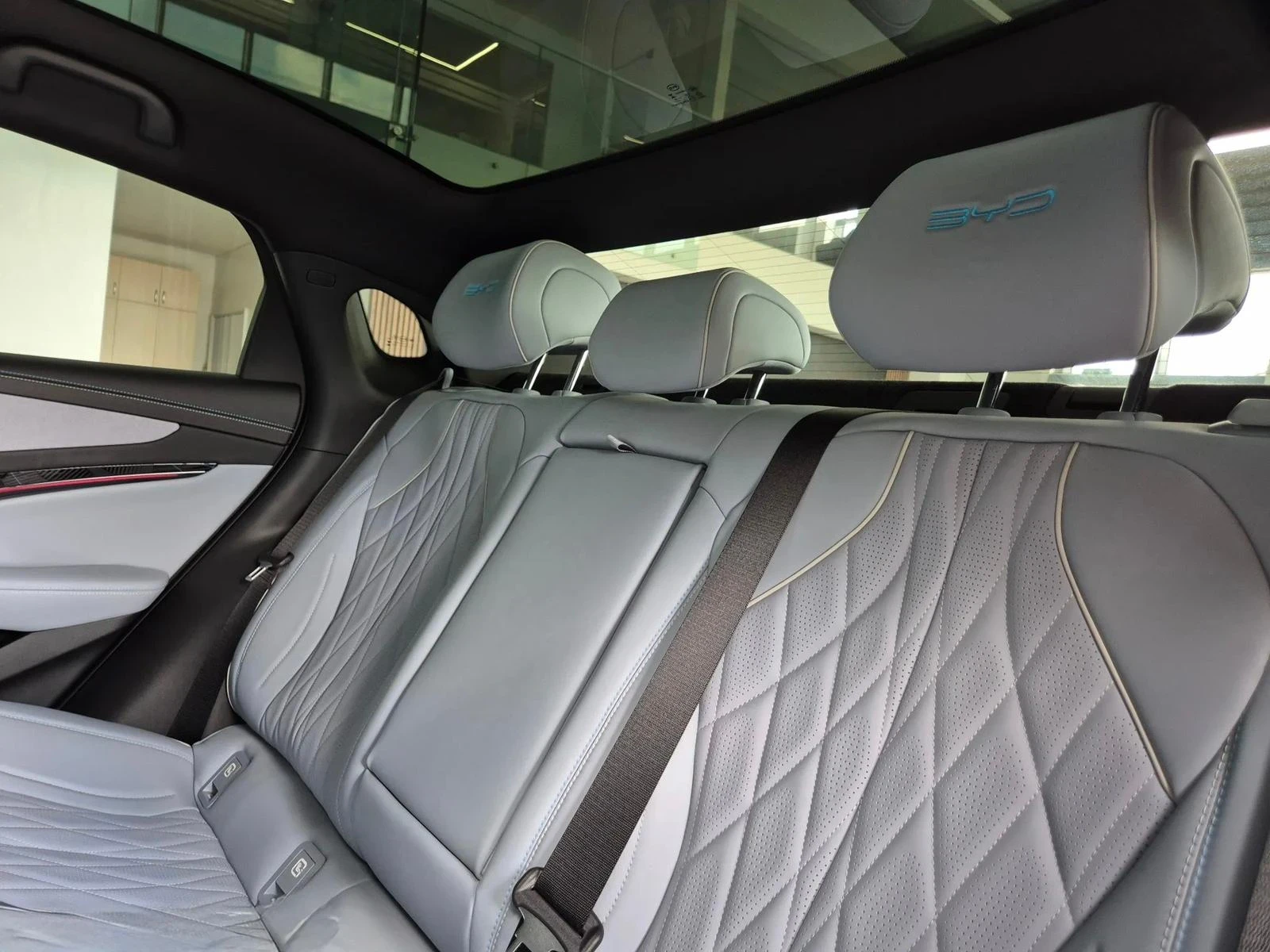 BYD Seal Excellence 530кс НАЛИЧЕН!!!, снимка 12 - Автомобили и джипове - 54692553