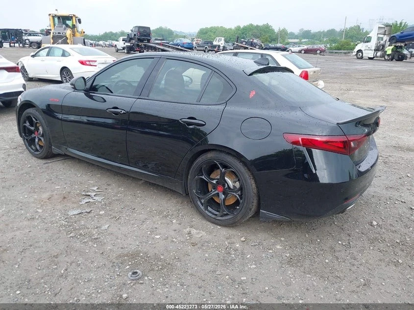 Alfa Romeo Giulia AWD* 2.0L I-4 DI, VVT, TURBO, 280HP* КЛИП НА МОТОР, снимка 3 - Автомобили и джипове - 55007462