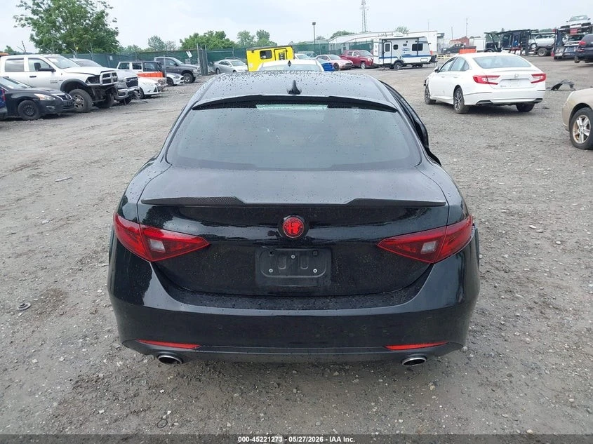 Alfa Romeo Giulia AWD* 2.0L I-4 DI, VVT, TURBO, 280HP* КЛИП НА МОТОР, снимка 15 - Автомобили и джипове - 55007462