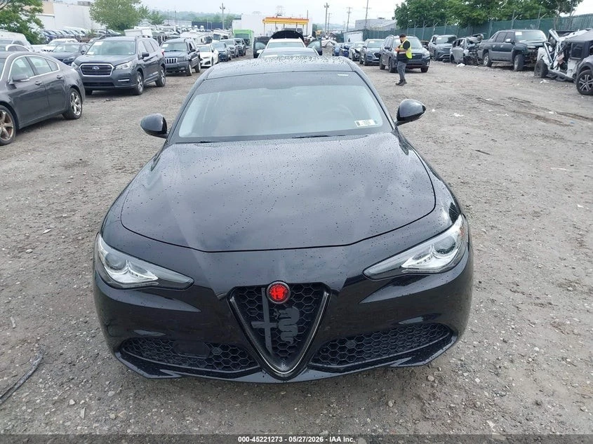 Alfa Romeo Giulia AWD* 2.0L I-4 DI, VVT, TURBO, 280HP* КЛИП НА МОТОР, снимка 11 - Автомобили и джипове - 55007462