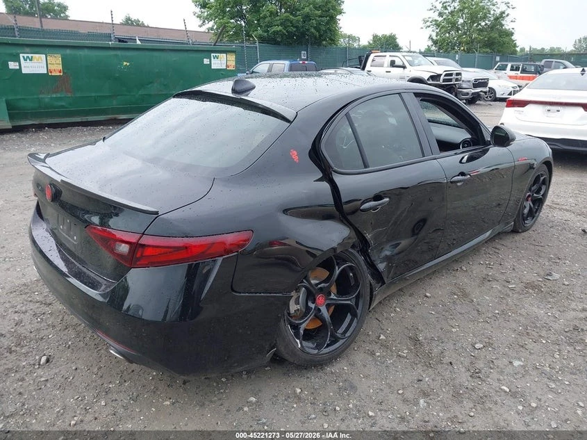 Alfa Romeo Giulia AWD* 2.0L I-4 DI, VVT, TURBO, 280HP* КЛИП НА МОТОР, снимка 4 - Автомобили и джипове - 55007462