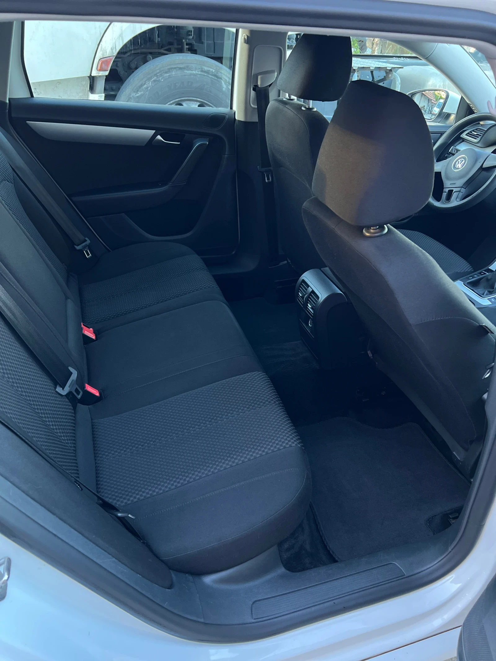 VW Passat 1.6 TDI B7 BLUEMOTION, снимка 8 - Автомобили и джипове - 55288544