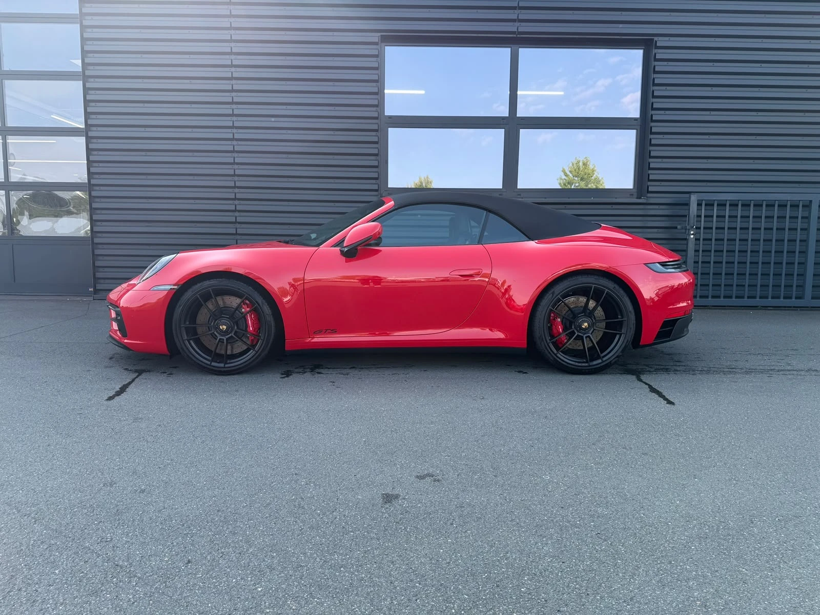 Porsche 911 Carrera 4 GTS Cabrio, снимка 3 - Автомобили и джипове - 55474576