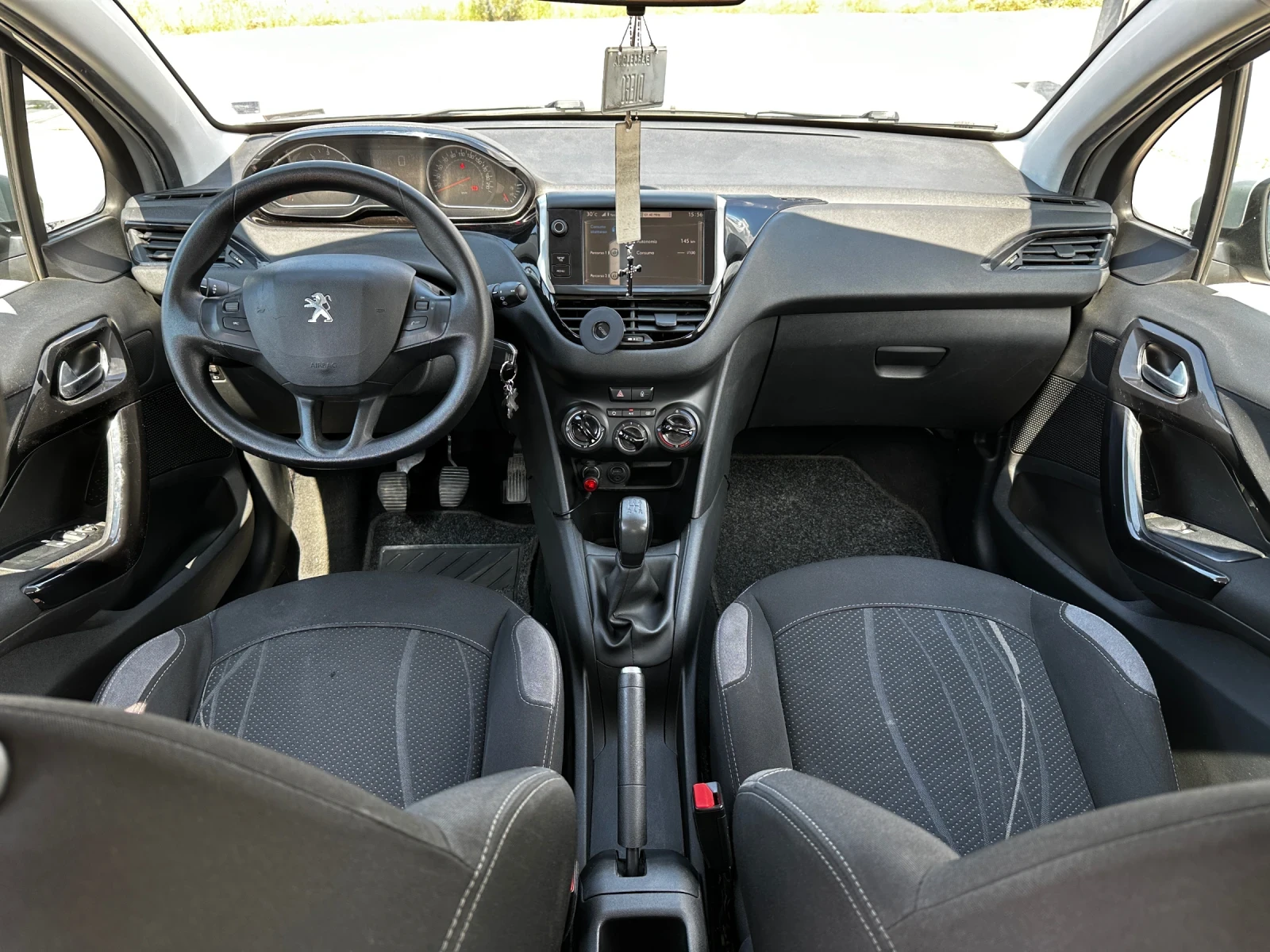 Peugeot 208 1.4HDI , снимка 12 - Автомобили и джипове - 55509165
