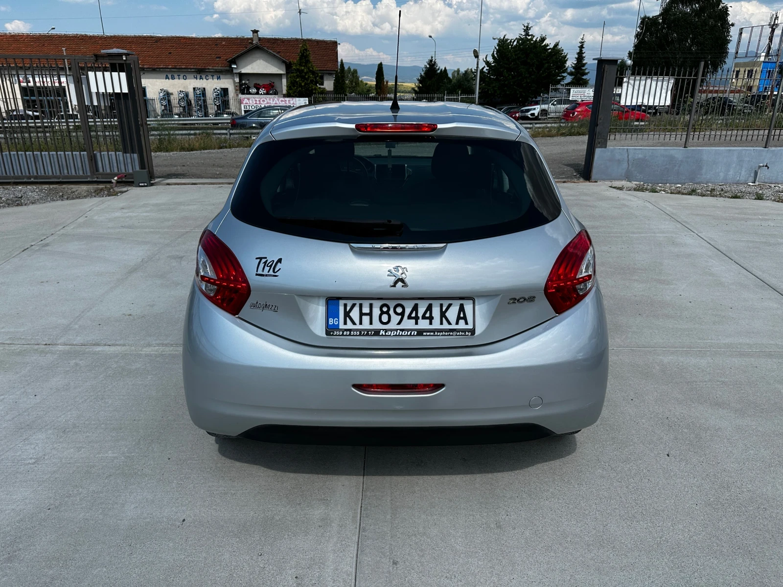 Peugeot 208 1.4HDI , снимка 6 - Автомобили и джипове - 55509165