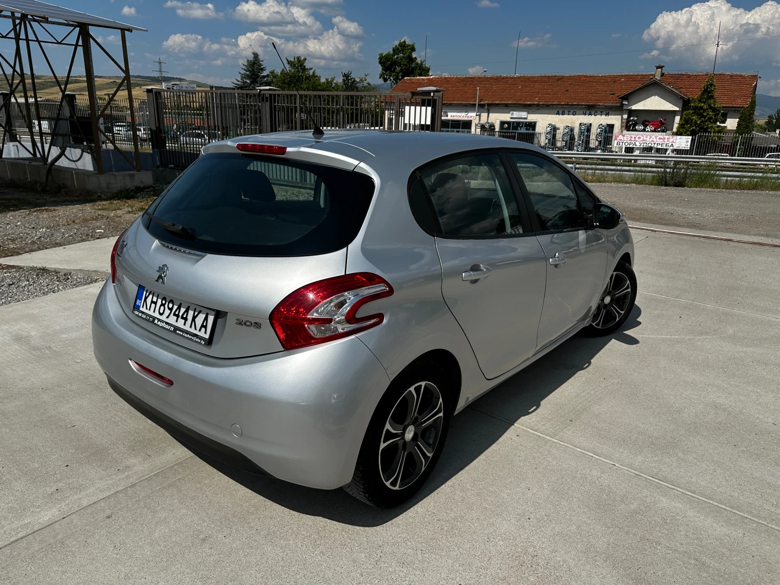 Peugeot 208 1.4HDI , снимка 9 - Автомобили и джипове - 55509165