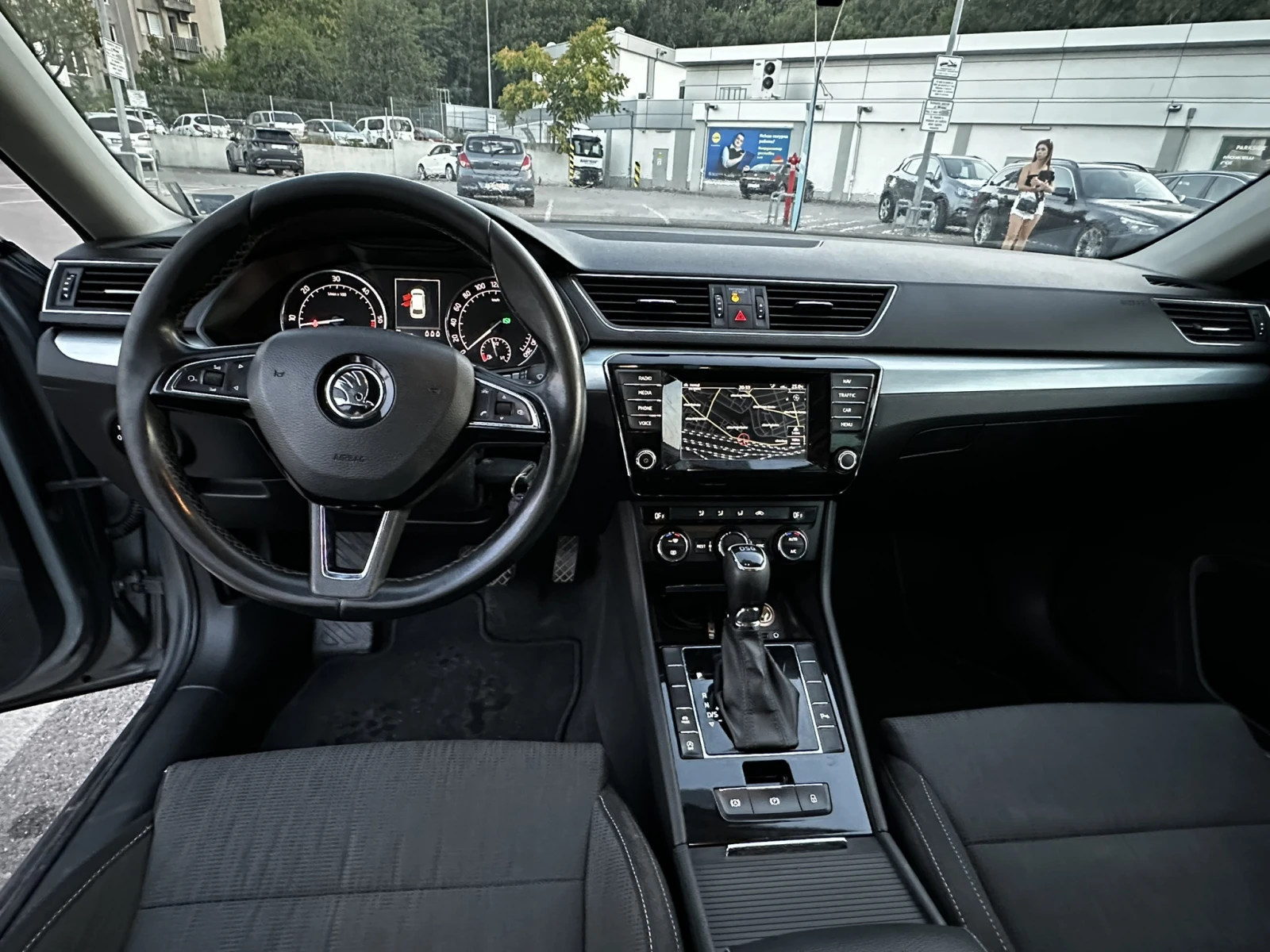 Skoda Superb 2.0TDI DSG, снимка 6 - Автомобили и джипове - 55696249