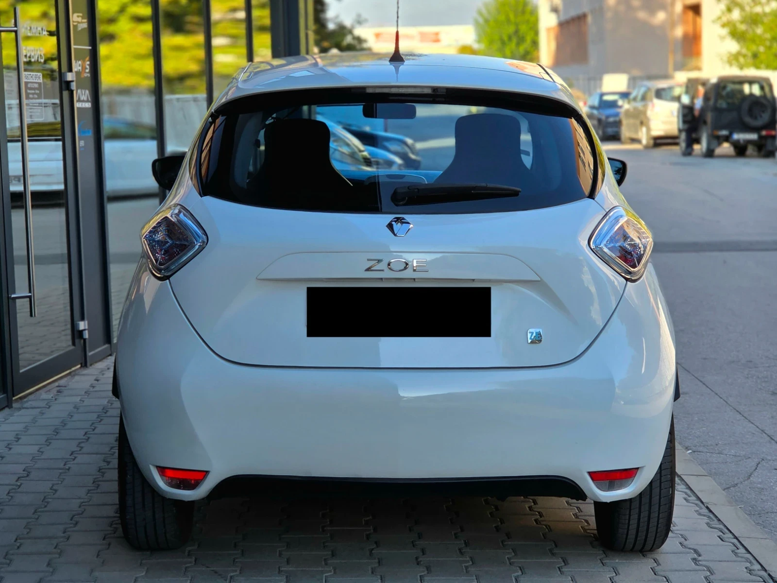 Renault Zoe R240 22 kWh * Термопомпа * Собствена батерия, снимка 5 - Автомобили и джипове - 56300175