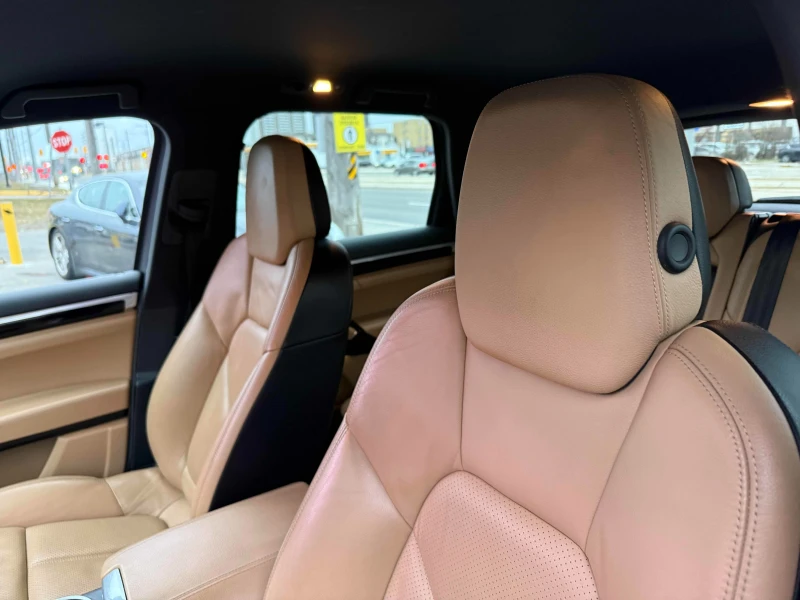Porsche Cayenne ПОДГРЕВ* 360КАМЕРА* LANE* ASSIST* КЕЙЛЕС* , снимка 10 - Автомобили и джипове - 53374026