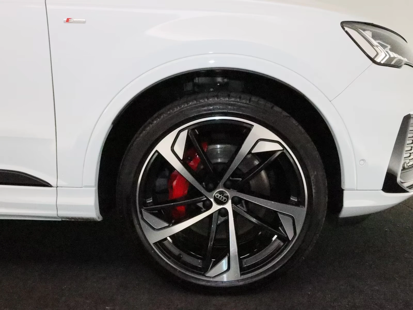 Audi Q7 50 TDI quattro competition plus AHK | Mobile.bg   12