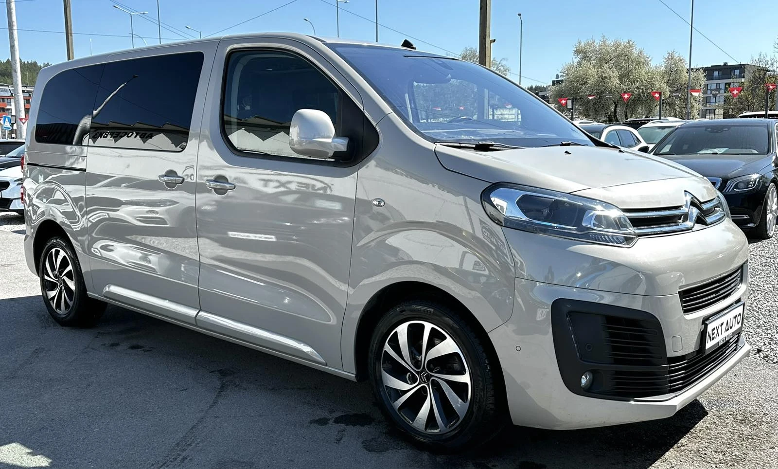 Citroen Spacetourer 2.0D 177HP 7+ 1 HUD MASSAGE CARPLAY BLINDSPOT EU6D | Mobile.bg � ����������� 3