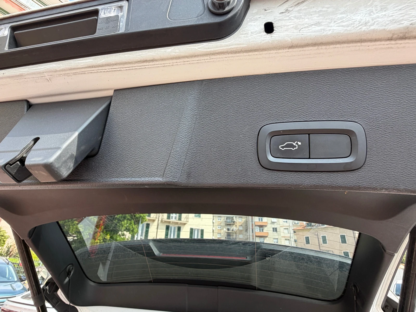 Volvo XC40 2.0 diesel 4x4 Rdesign /  Digital / LED , снимка 15 - Автомобили и джипове - 54336220