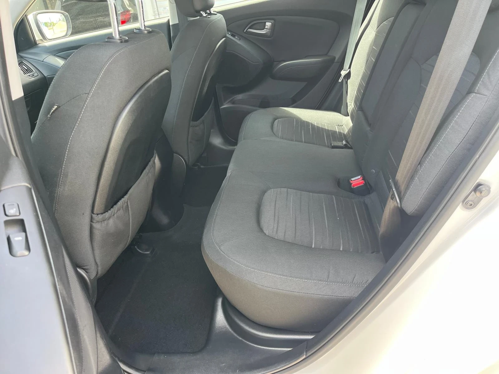 Hyundai IX35 1.7 crdi, снимка 14 - Автомобили и джипове - 54481498