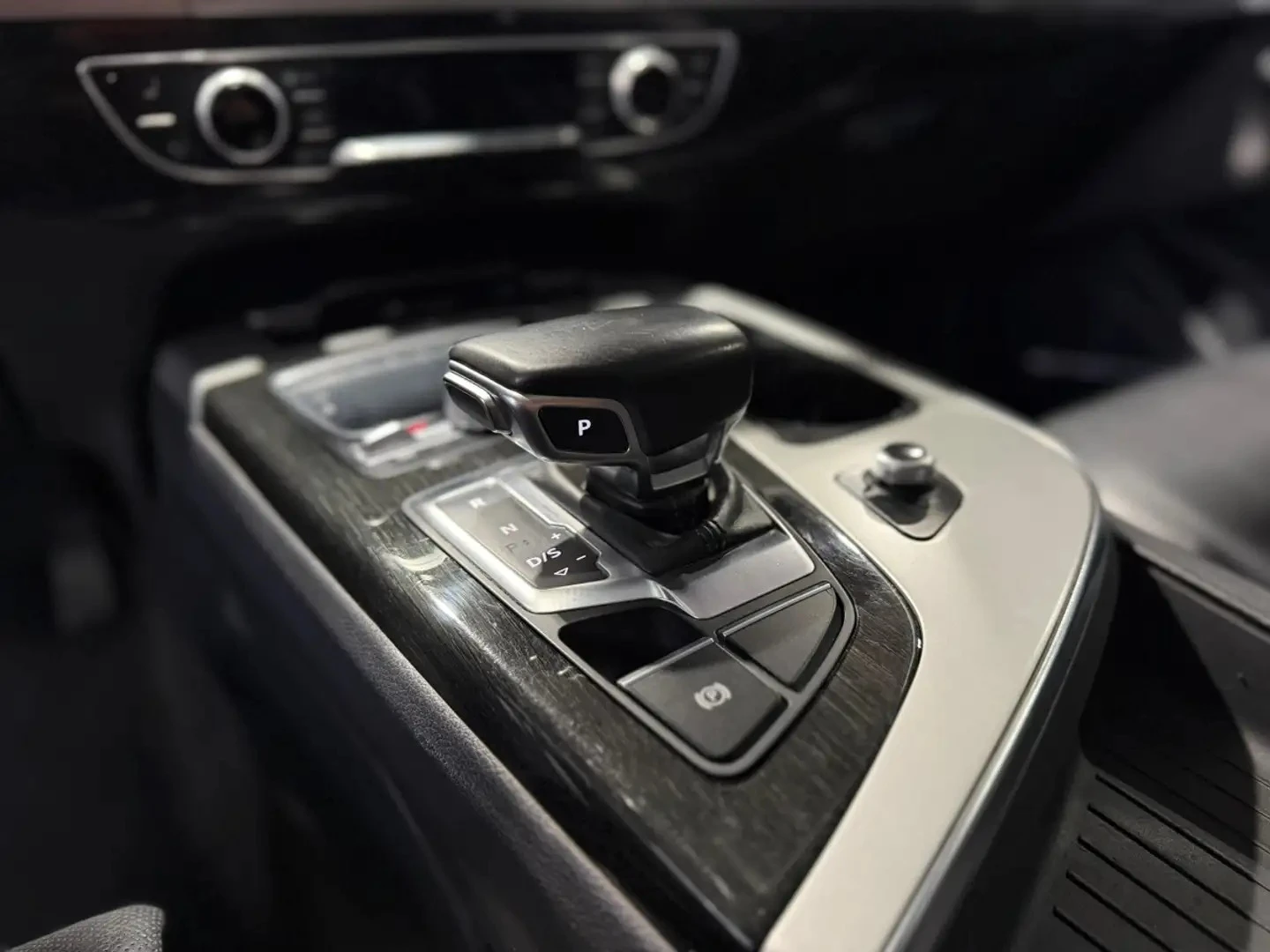 Audi Q7 TECHNIC* 7 МЕСТА* МАСАЖ* 360* BOSE* ОБДУХ, снимка 17 - Автомобили и джипове - 55465770