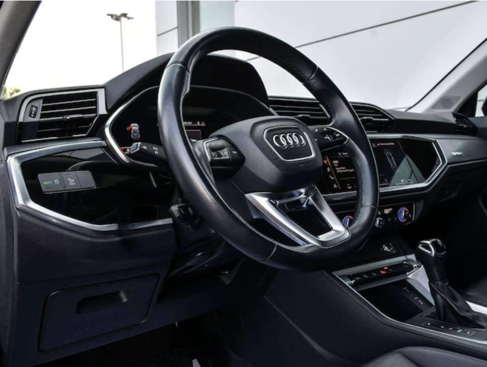 Audi Q3 45 TFSI | 2 Чифта гуми| DIGITAL DASH| Black Optics, снимка 9 - Автомобили и джипове - 55510196