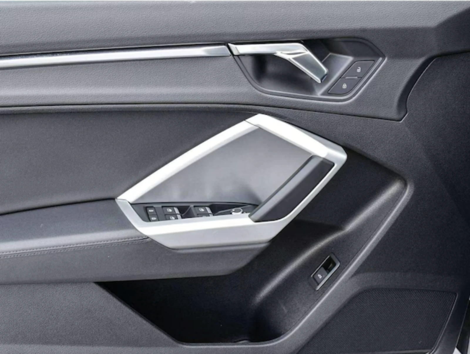 Audi Q3 45 TFSI | 2 Чифта гуми| DIGITAL DASH| Black Optics, снимка 5 - Автомобили и джипове - 55510196