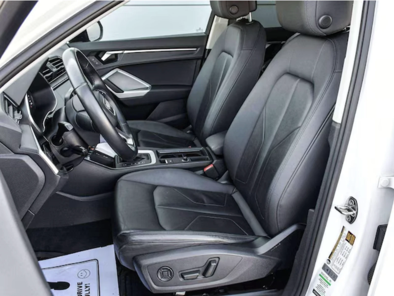 Audi Q3 45 TFSI | 2 Чифта гуми| DIGITAL DASH| Black Optics, снимка 6 - Автомобили и джипове - 55510196