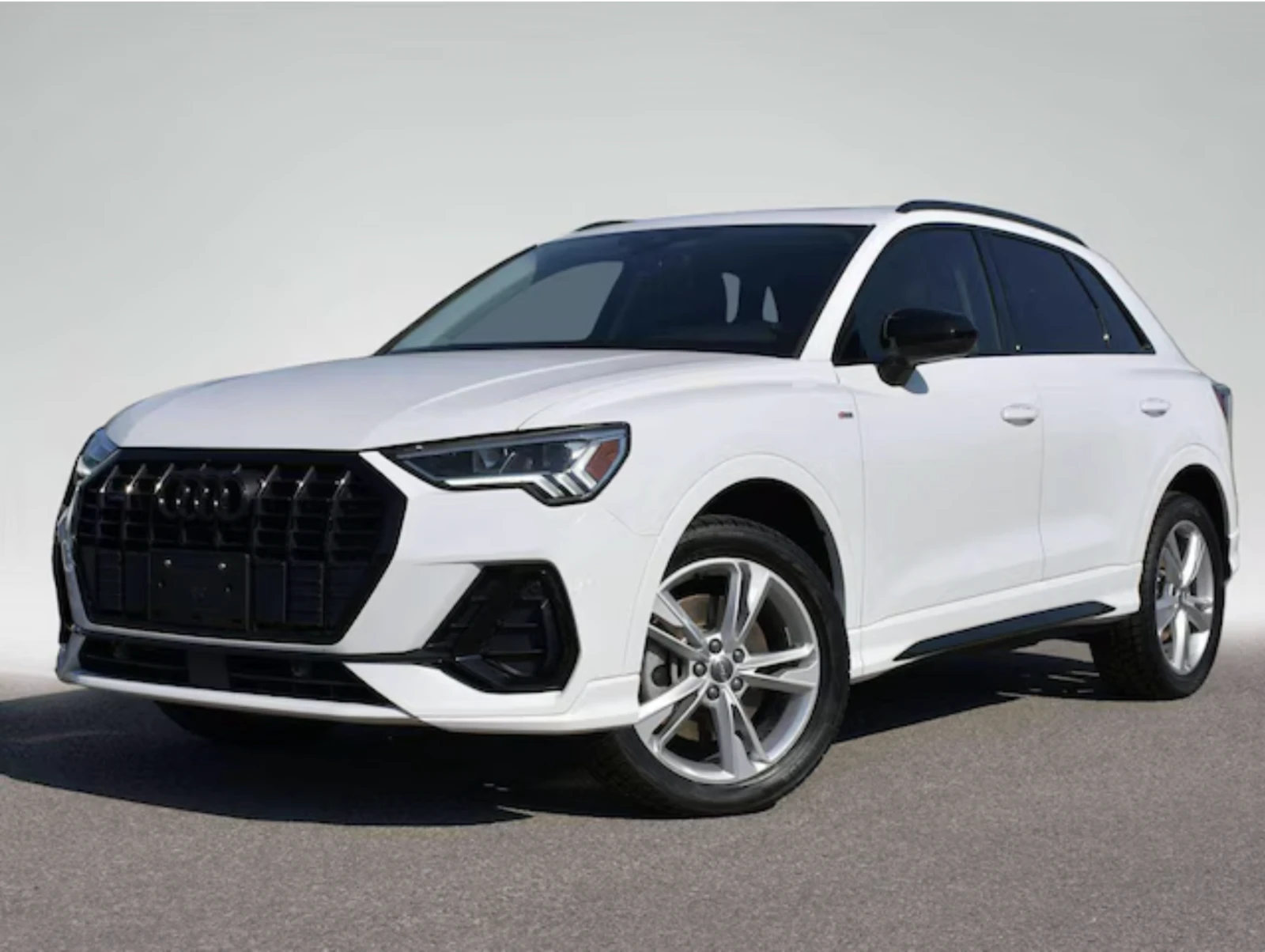 Audi Q3 45 TFSI | 2 Чифта гуми| DIGITAL DASH| Black Optics
