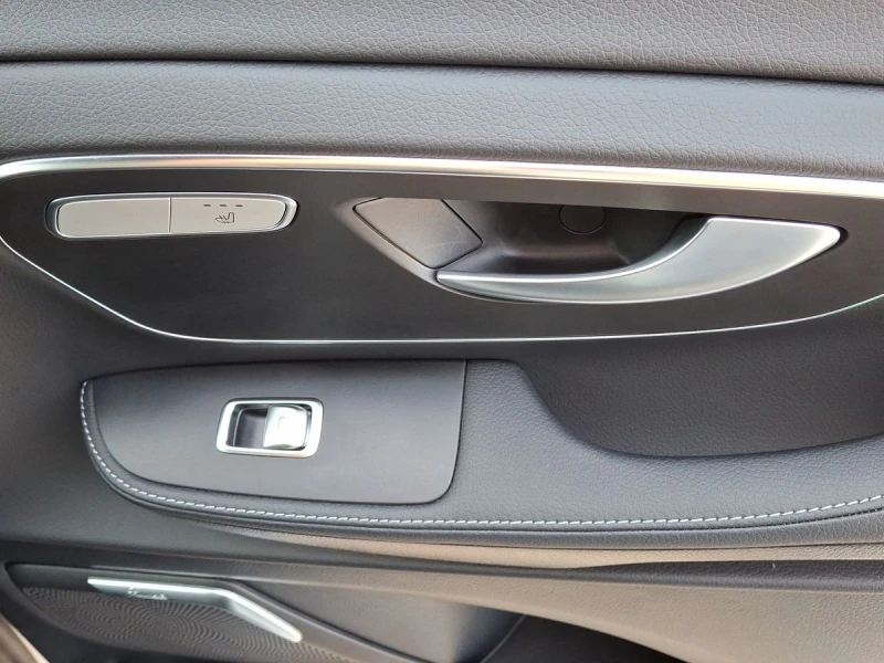 Mercedes-Benz V 250 d 4MATIC AVANTGARDE EDITION Long, снимка 10 - Бусове и автобуси - 52635586