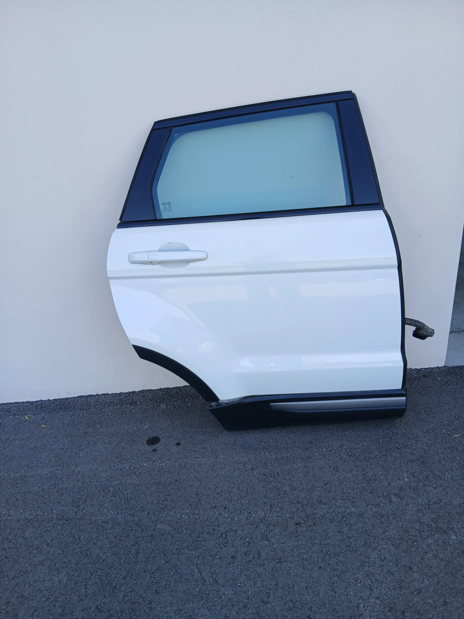 Врата задна дясна Lend Rover Evoque 2012г 