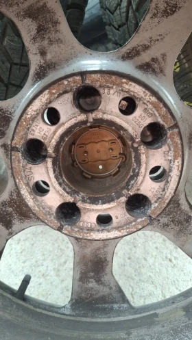        235/60R17  Audi A6