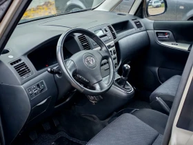 Toyota Corolla verso, снимка 11
