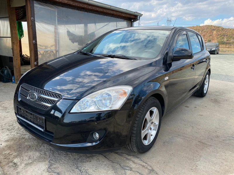 Kia Ceed 1.4, снимка 3 - Автомобили и джипове - 42813760