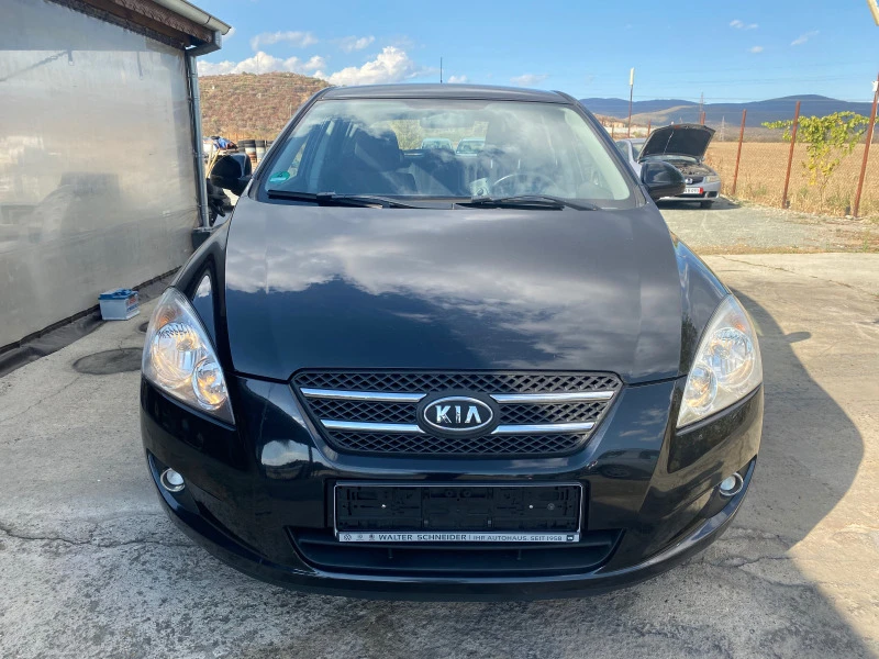 Kia Ceed 1.4, снимка 2 - Автомобили и джипове - 42813760