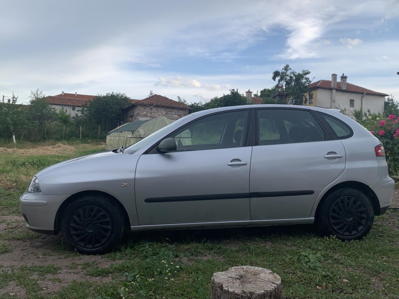 Seat Ibiza 1.4, снимка 5 - Автомобили и джипове - 45999435