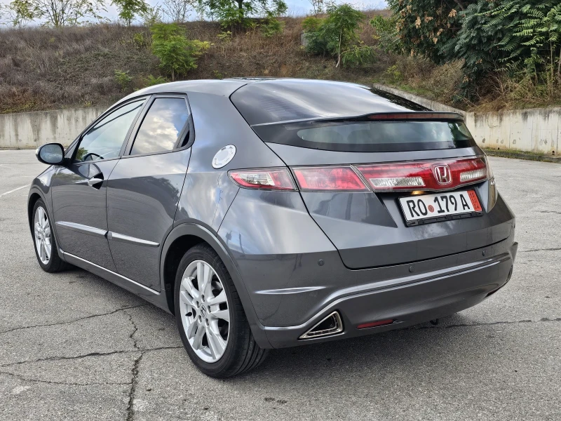 Honda Civic 1.8 Фейслифт, Executive, Кожа, Навигация, Xenon , снимка 8 - Автомобили и джипове - 47488278