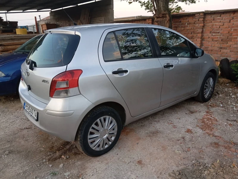 Toyota Yaris 1.0 , снимка 3 - Автомобили и джипове - 47624338