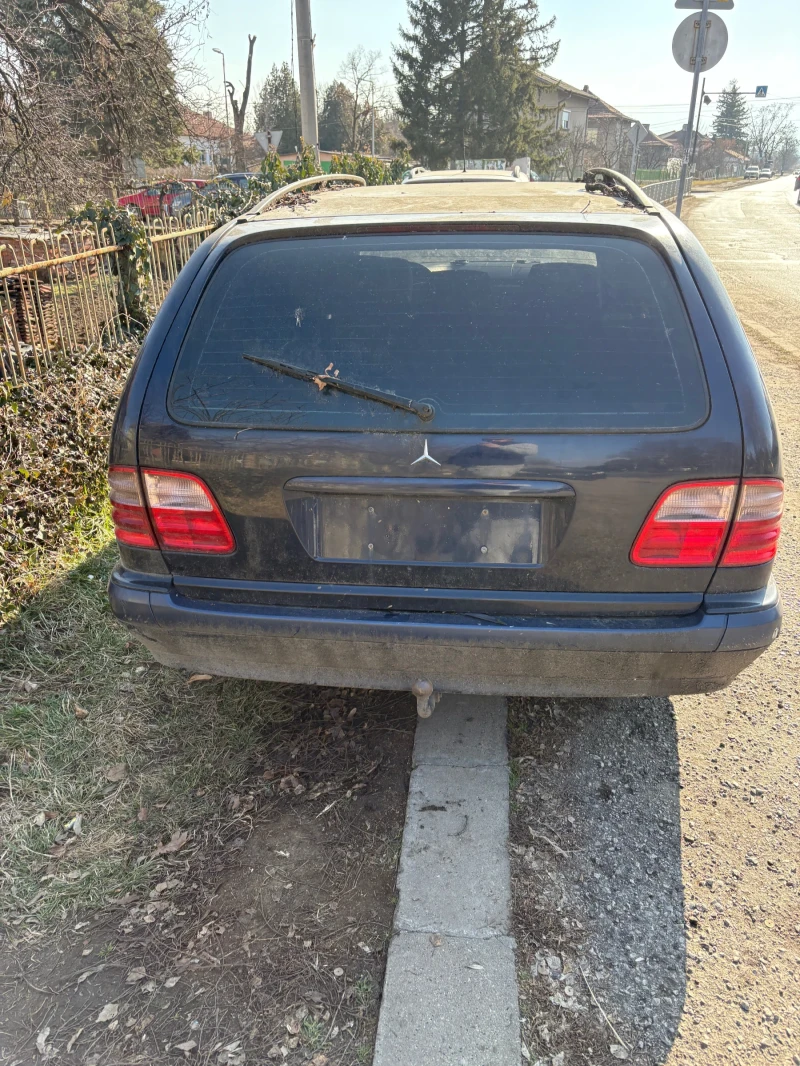 Mercedes-Benz E 200, снимка 4 - Автомобили и джипове - 48985182