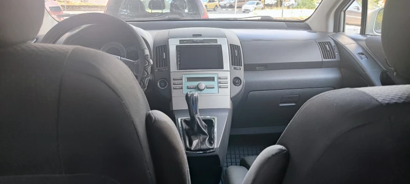 Toyota Corolla verso, снимка 6 - Автомобили и джипове - 52243032
