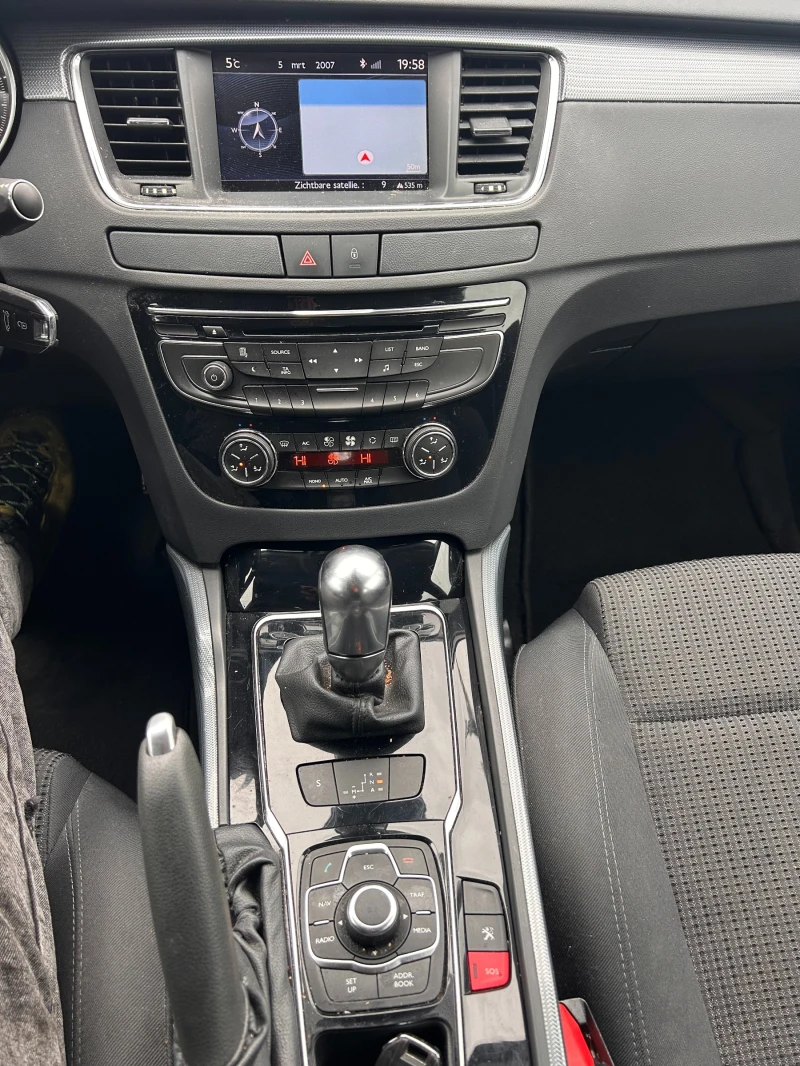 Peugeot 508 1.6HDI AVTOMAT/NAVI/PANORAMA EURO 5, снимка 14 - Автомобили и джипове - 51933860