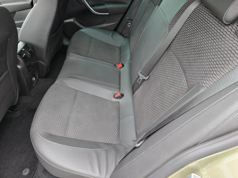 Opel Insignia 2.0CDTI 4X4 170kc., снимка 12 - Автомобили и джипове - 51980766