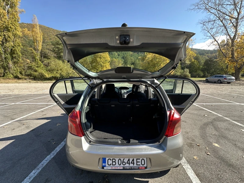 Toyota Yaris 1, 4 D4-D, снимка 8 - Автомобили и джипове - 52395959