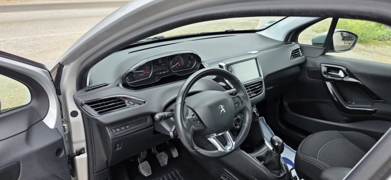 Peugeot 208 1.6 Blue Hdi-100 hp, снимка 7 - Автомобили и джипове - 52391213