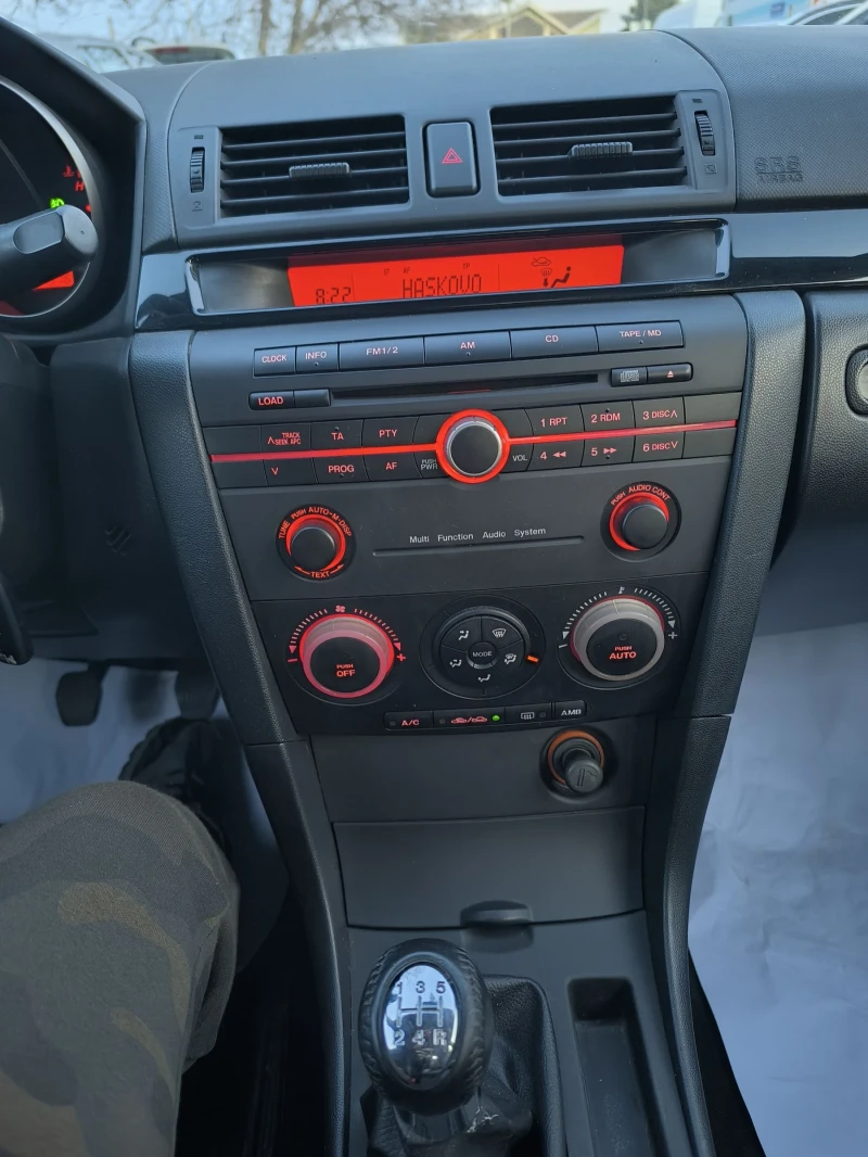 Mazda 3 1.6i sedan 97000km., снимка 14 - Автомобили и джипове - 52841534